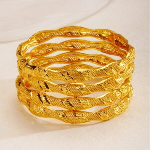 Exquisite Gold Plated Bangle DJ112