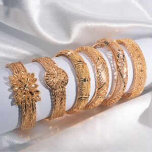 Exquisite Gold Plated Bangle DJ122